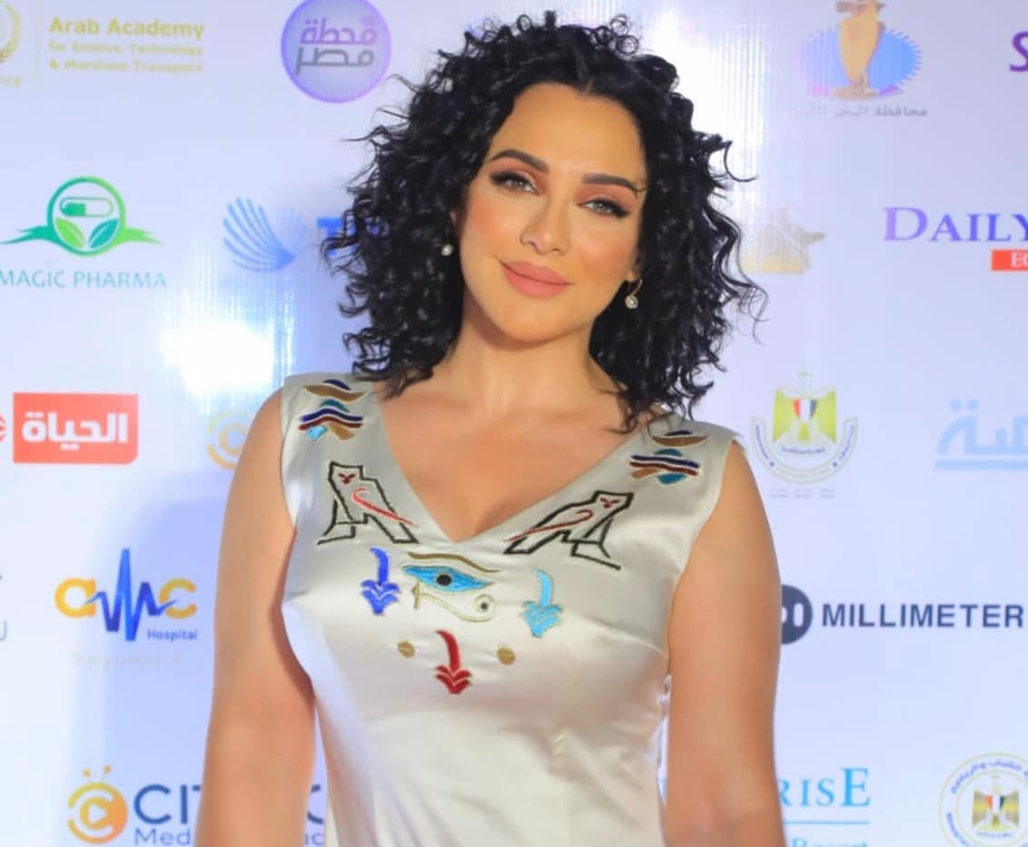 “قابلت ماهر الأسد وكان محترما”.. سلاف فواخرجي تشعل التواصل