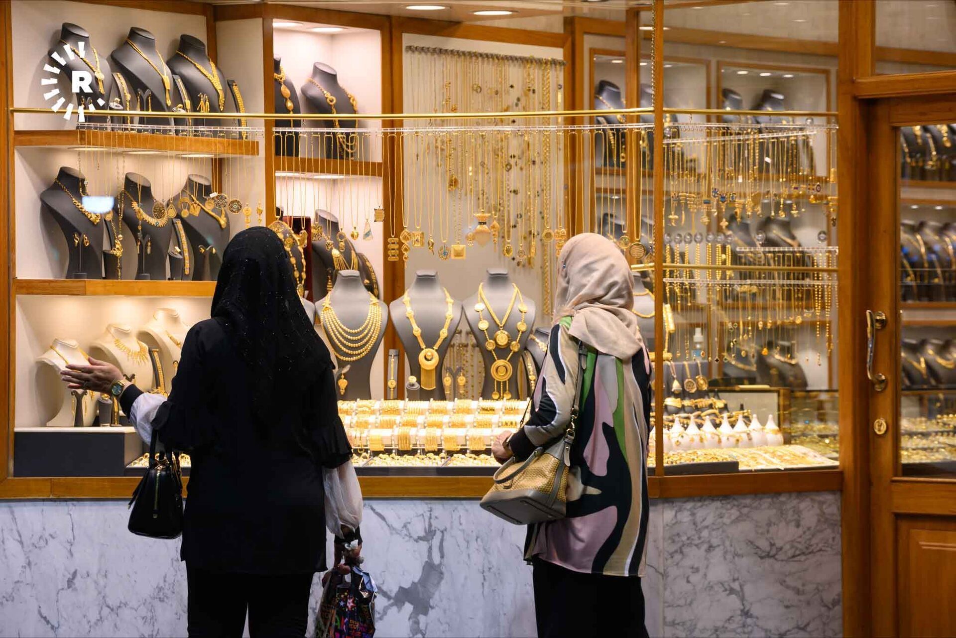 صاغة شارع النهر لـ«إنماز نيوز»: مثقال الذهب يقفز من 400 ألف إلى 750 ألف دينار خلال عام واحد